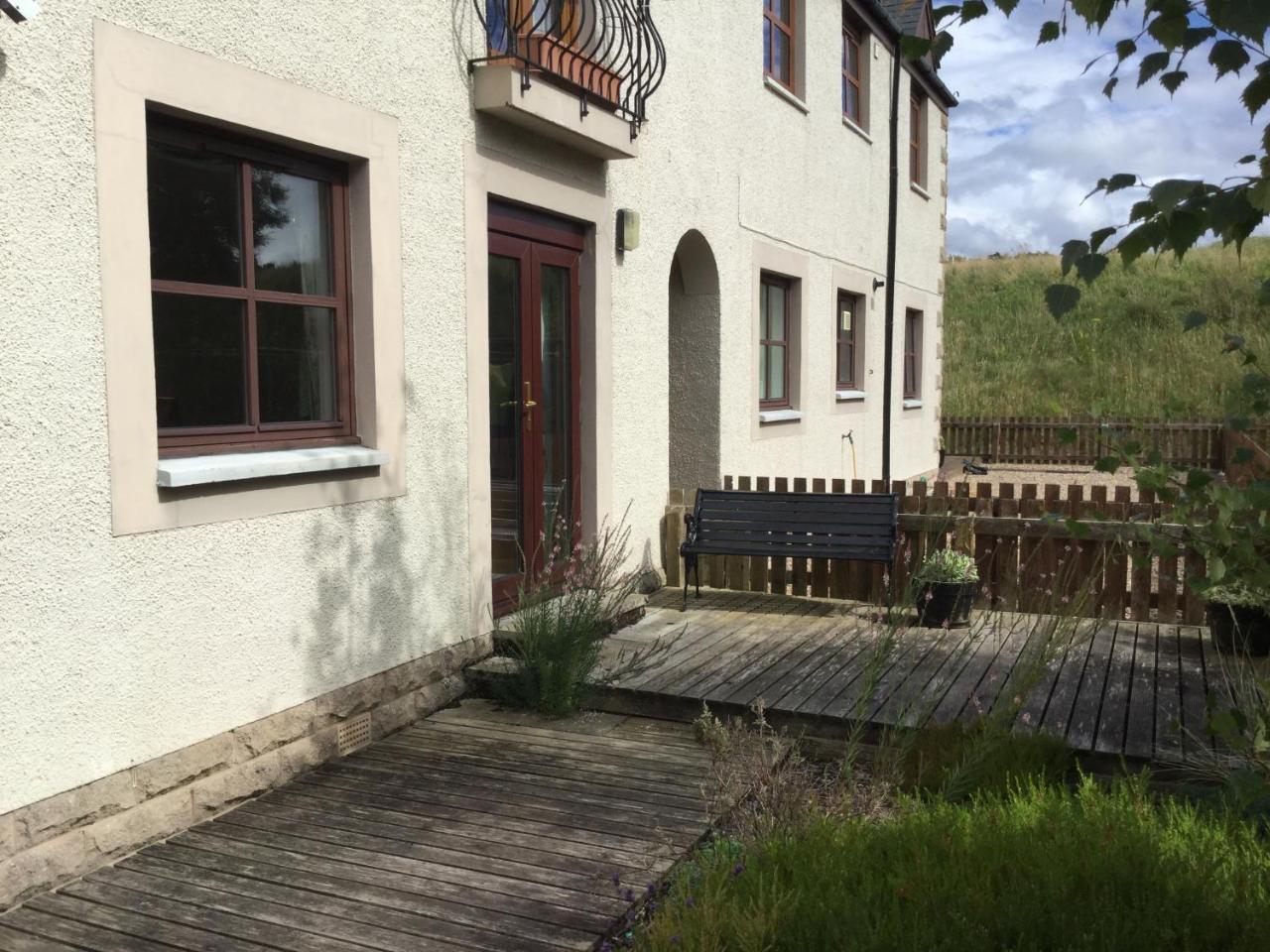 Two-Bedroom Apartment - Golf View Free Parking Inverness Exterior photo